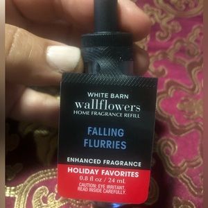 Falling Flurries Wallflowers Fragrance Refill